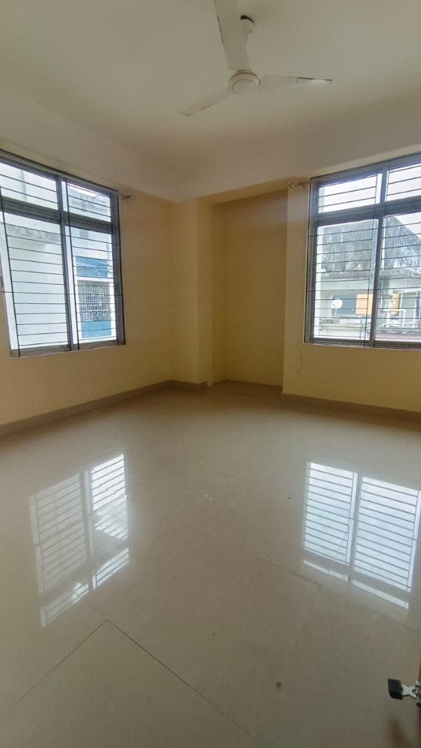 Unfurnished 3bhk in down town hospital, GS Road, Bormotoria, Guwahati, Assam, India for Rent